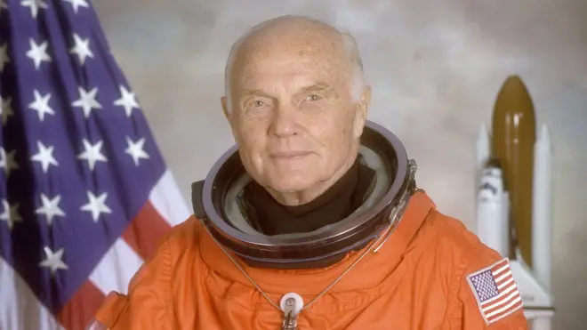 Гленн три раза облетел земной шар на космическом корабле "Меркурий"