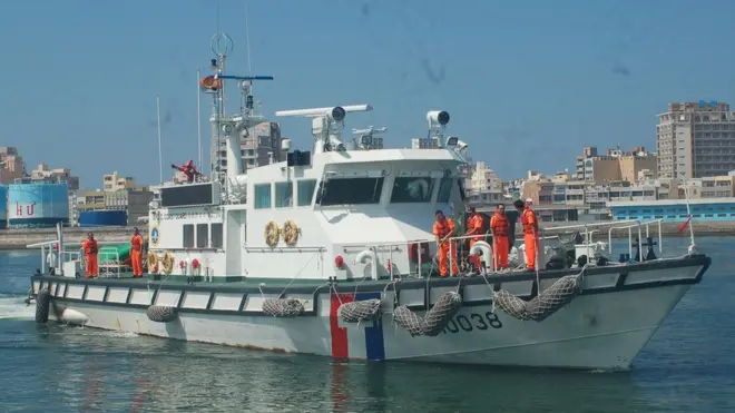 出動 救援的澎湖海巡隊編號10038巡艇