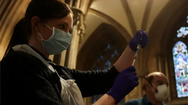 تزریق واکسن