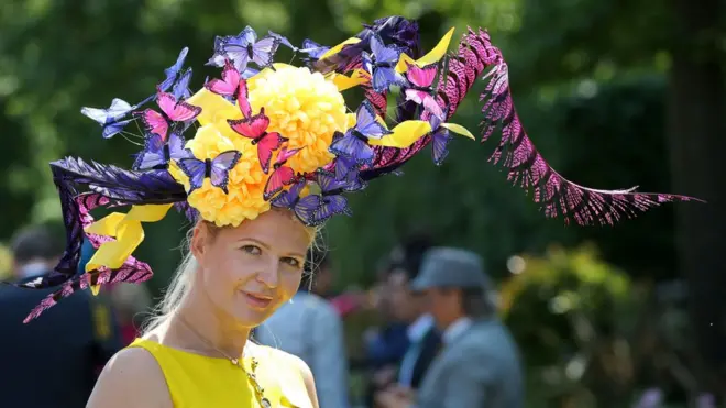 Женщина в шляпе