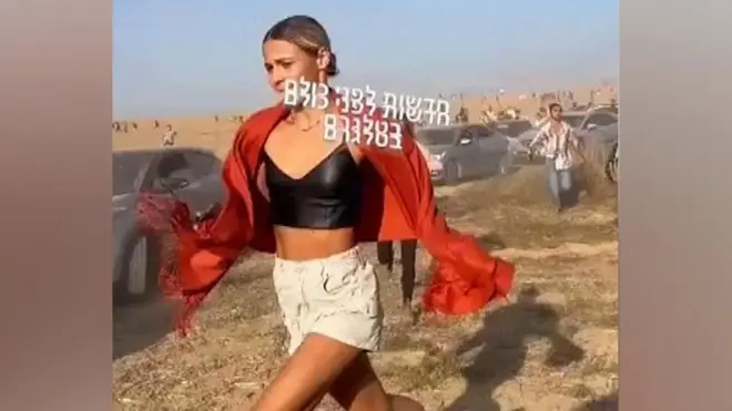 ከጥቃት የምትሸሽ ሴት