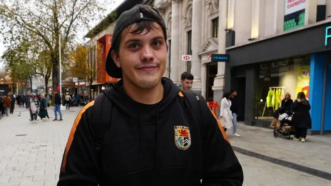 Makulaay Piirsi hojii ijaarsaan walqabatuu hojjatuuf waggaatti Paawundii 20,000 argata