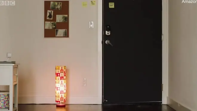 До комплекту послуги входить "розумний замок" і набір камер