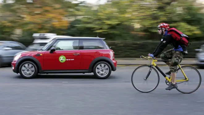 На дорогах будущего будут соревноваться сервисы аренды машин и велосипедов