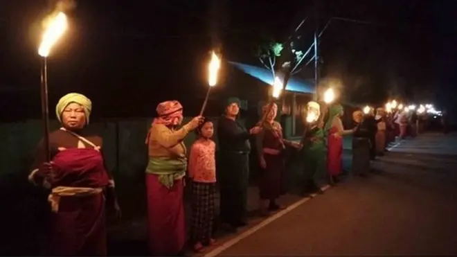 حاملات المشاعل