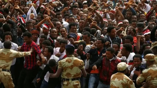 Mudaahaaraad looga soo horjeedo dowladda ayaa socday bilihii ugu danbeeyay