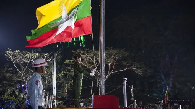 Річниця 69 дня незалежності М'янми, підняття прапору