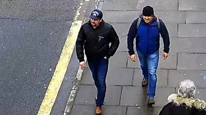 Cảnh sát Đô thành London - Metropolitan Police - cung cấp các hình chụp CCTV về hai người Nga