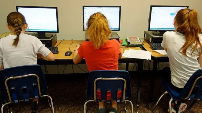 Дети за компьютером