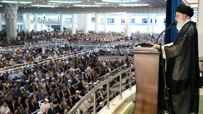 علی خامنه ای