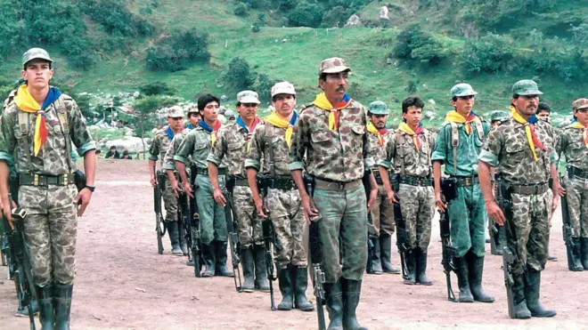 El M-19 llegó a ser un poderoso ejército, pero nunca tuvo el poderío militardesafio da roleta misteriosa de slimelas FARC, que se lucraban del narcotráfico.