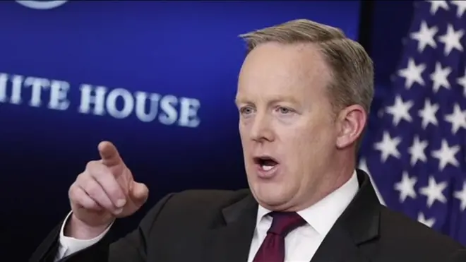 ධවල මන්දිරයේ මධ්‍යලේකම් ෂෝන් ස්පයිසර් පැවසුවේ අනෙකුත් මාධ්‍යවේදීන් සමග තොරතුරු හුවමාරු කරගන්නා විශේෂ මාධ්‍යවේදීන් කණ්ඩායමක් විසින් අදාළ ආවරණය සිදුකළ බවය