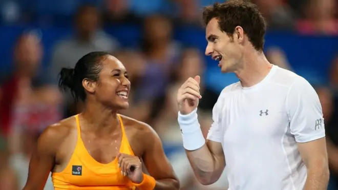 2016 हॉपमैन कप के मिश्रित युगल के एक मैच के दौरान ब्रिटेन की हीदर वाटसन और एंडी मरे