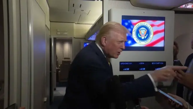 ทรัมป์ นักข่าว หมูน้อย