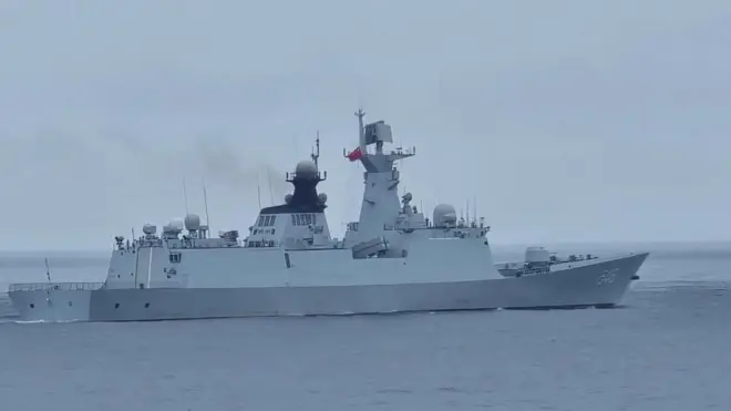 台湾沿海的一艘中国军舰
