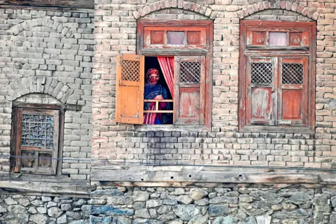 کشمیر، کھڑکی