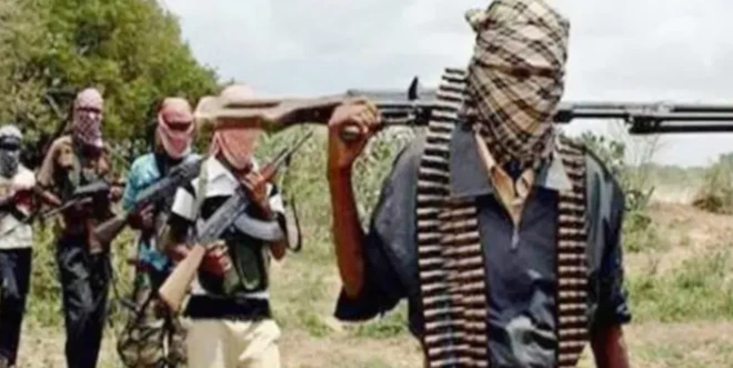 Awọn agbebọn to gbe ibọn da ni, fi aṣọ boju