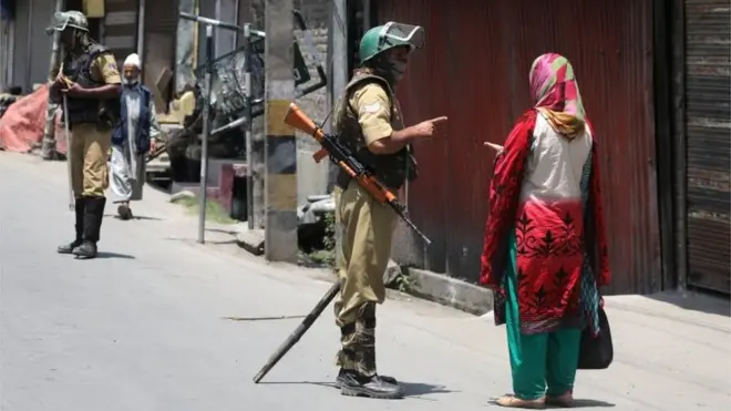 پورے وادی کشمیر میں انٹرنیٹ سروسز کو بند کر دیا گیا ہے