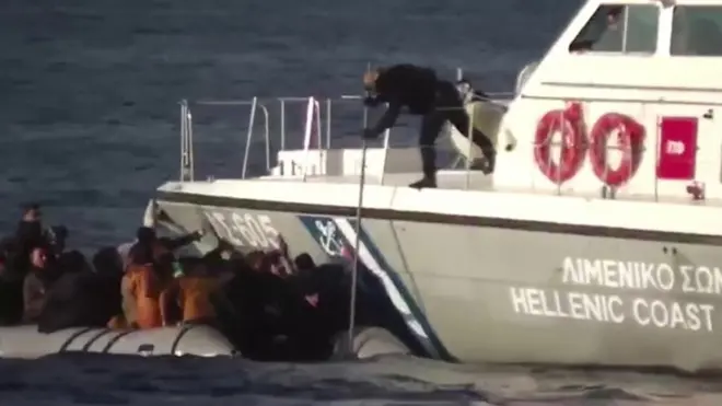 mülteci botunu iten yunan sahil güvenliği