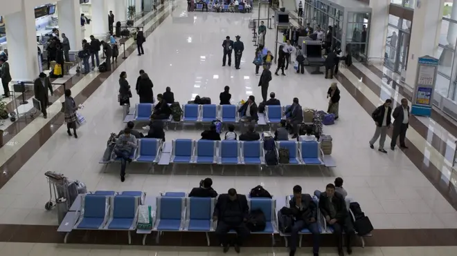 Амалдаги паспортлар фақат хорижга чиқиш учун ишлатилади.