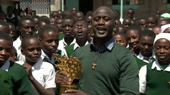 Peter Tabichi est prof de maths au Kenya. Il a été élu "meilleur enseignant du monde"