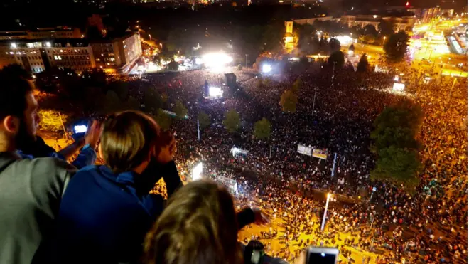 Chemnitz'te 65 bin kişi toplandı.