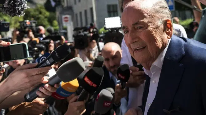 بلاتر من أمام المحكمة بعد صدور الحكم اليوم