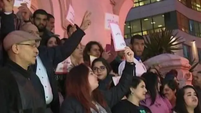 La visite du prince héritier saoudien fait polémique en Tunisie.