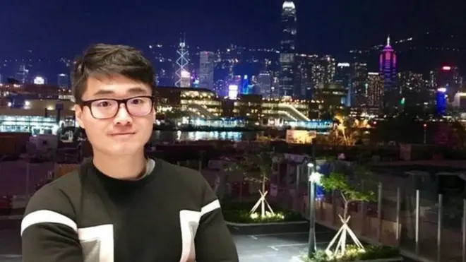 ساېمن چینګ وايي په چین کې د توقیف پرمهال وهل شوی دی.