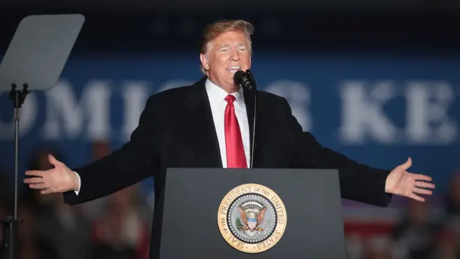 Ông Trump trong một cuộc vận động cho cuộc bầu cử giữa mùa 2018