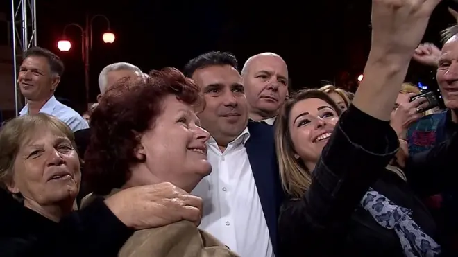 Прем'єр-міністр Македонії Зоран Заєв агітує громадян підтримати нову назву