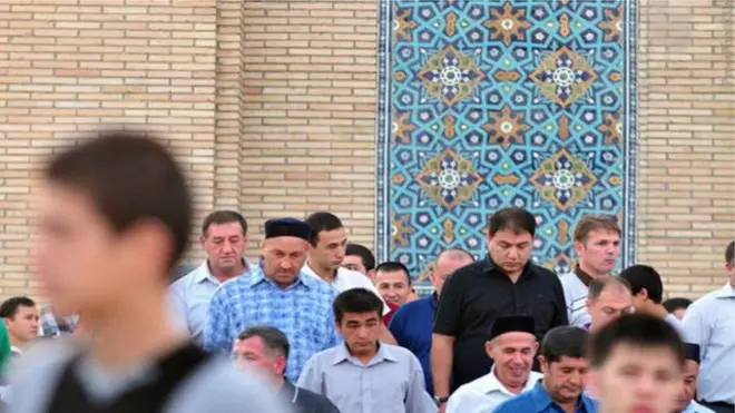 Ўзбекистон масжидларида ёш болалар Ҳайит намозига қўйилмайди