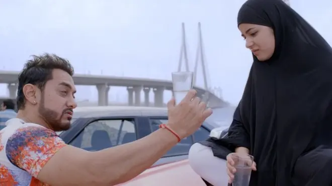 "सीक्रेट सुपरस्टार" में आमिर ख़ान और ज़ायरा वसीम