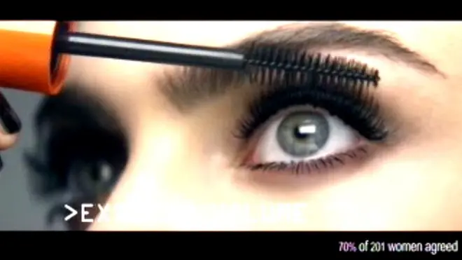 Для британского потребнадзора ресницы Кары Делевинь в рекламе показались подозрительными