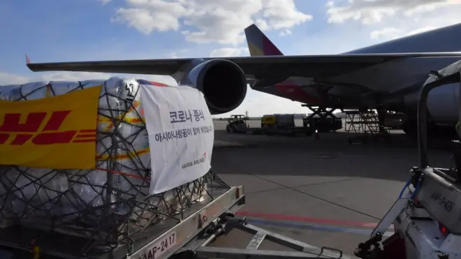 코로나19 먹는 치료제가 13일 인천공항 화물터미널을 통해 도착하고 있다