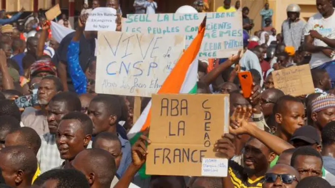 مظاهرات داعمة للانقلاب العسكري في النيجر