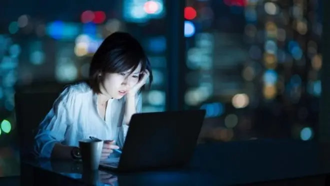 日本人工作時間長，過勞死人數多。