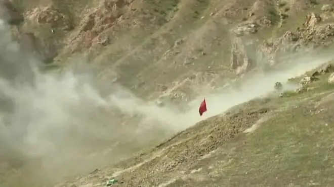 ځمکني ماينونه په افغانستان کې هره مياشت گڼ ولسي وگړي وژني او يا يې هم معلولوي.