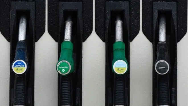 Британское правительство предлагает сделать так, чтобы "пистолеты" автозапарвочных станций нашим внукам показывали только в музеях