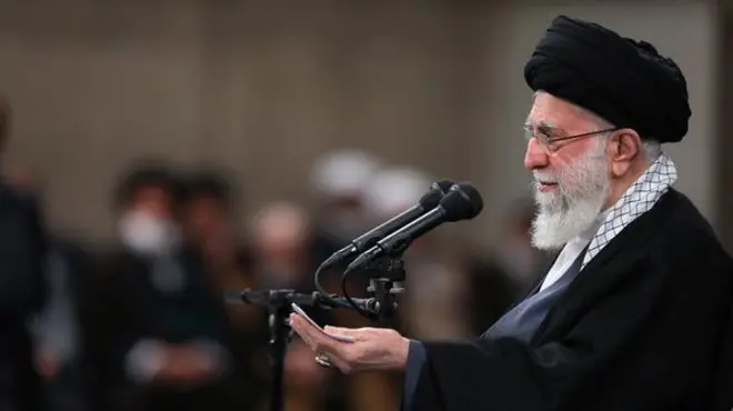 علی خامنه‌ای