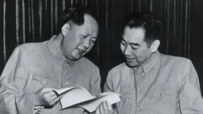 中共第一代领导人毛泽东和周恩来。周恩来也是中共早期隐蔽战线的主要领导人。