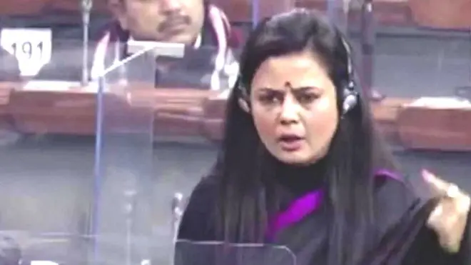 महुआ मोइत्रा