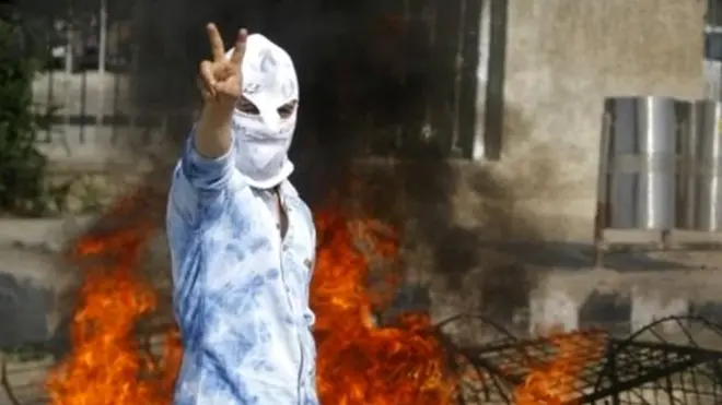 जम्मू कश्मीर में हिंसक विरोध प्रदर्शन