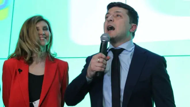 Volodymyr Zelensky qeyri-rəsmi nəticələrə görə, ölkənin yeni prezidenti seçilib.