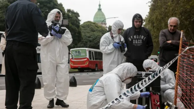Olivares fue atacado al frente del Congreso.