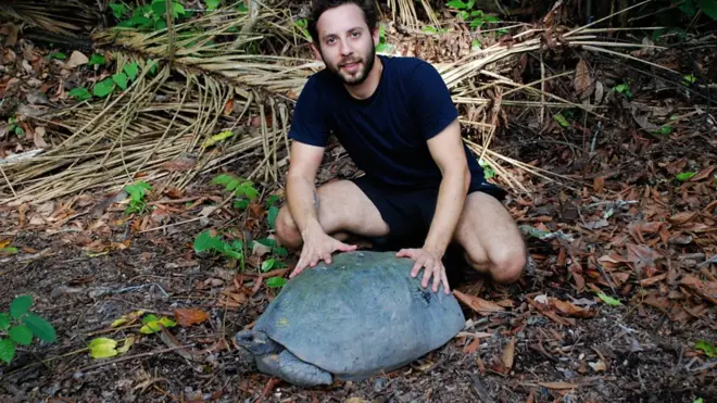 ผู้ชายกับเต่า