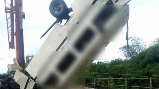 Di bus weyy get accident