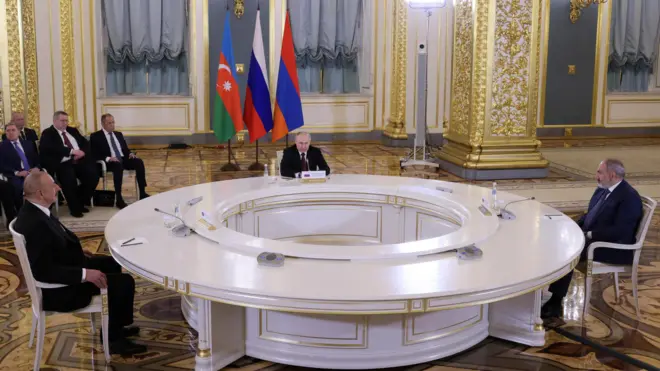 Əliyev Paşinyan Putin