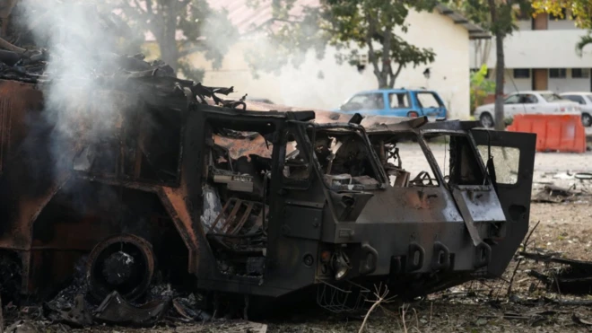 Veículo destruído nos ataques dos EUA na Venezuela