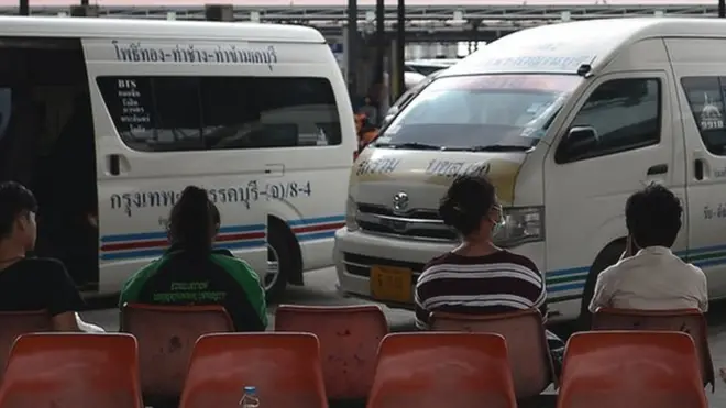 บรรยากาศบริเวณชานชาลาที่สถานีขนส่งหมอชิต 2